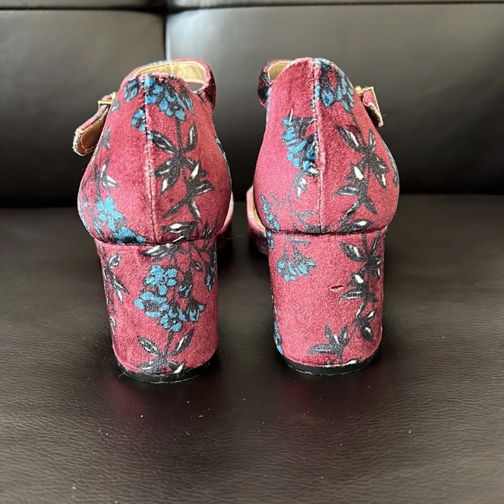 Libby Edelman Velvet Chunky Heels